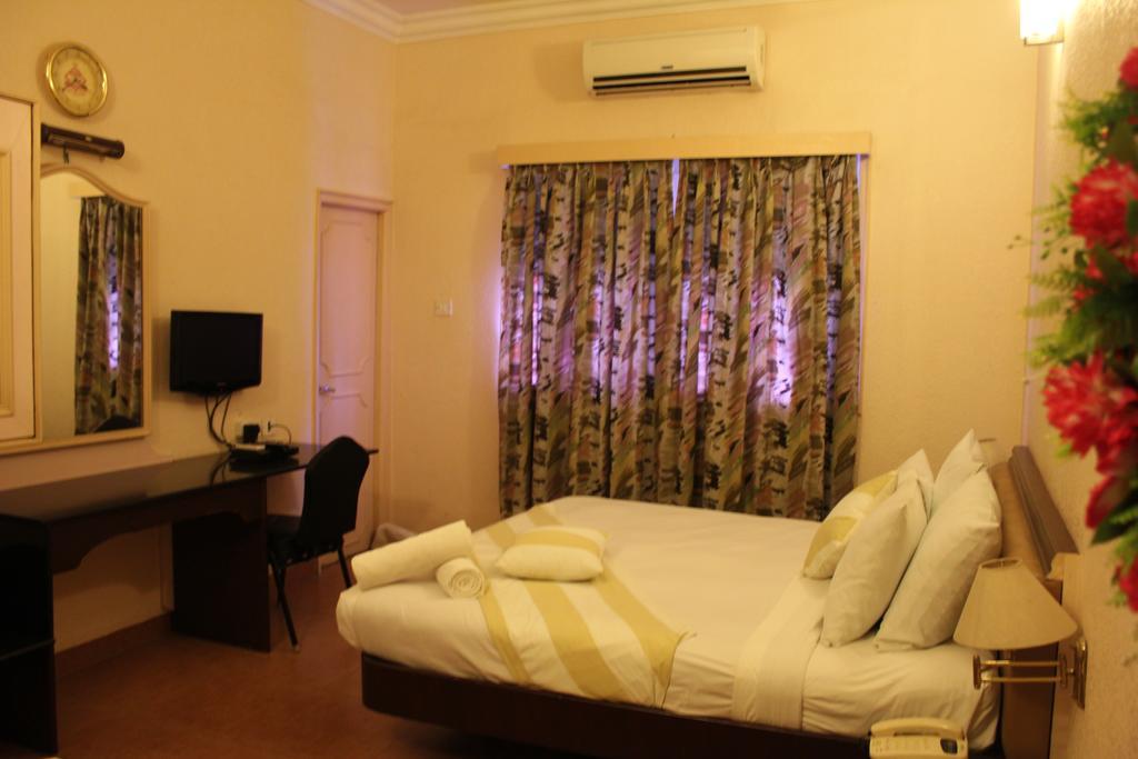 Vinnca Lrn Excellency Salem Room photo